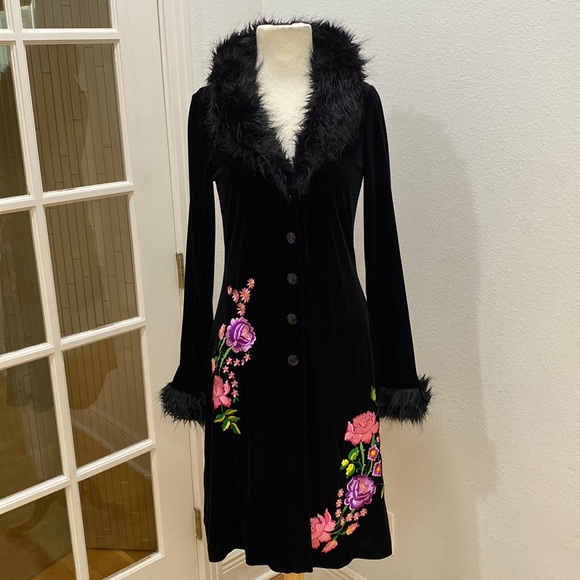 Betsey Johnson Jackets & Blazers - Vintage 90s Y2K 💜🌷Betsey Johnson NY Velvet & Faux Fur Coat, Size Small